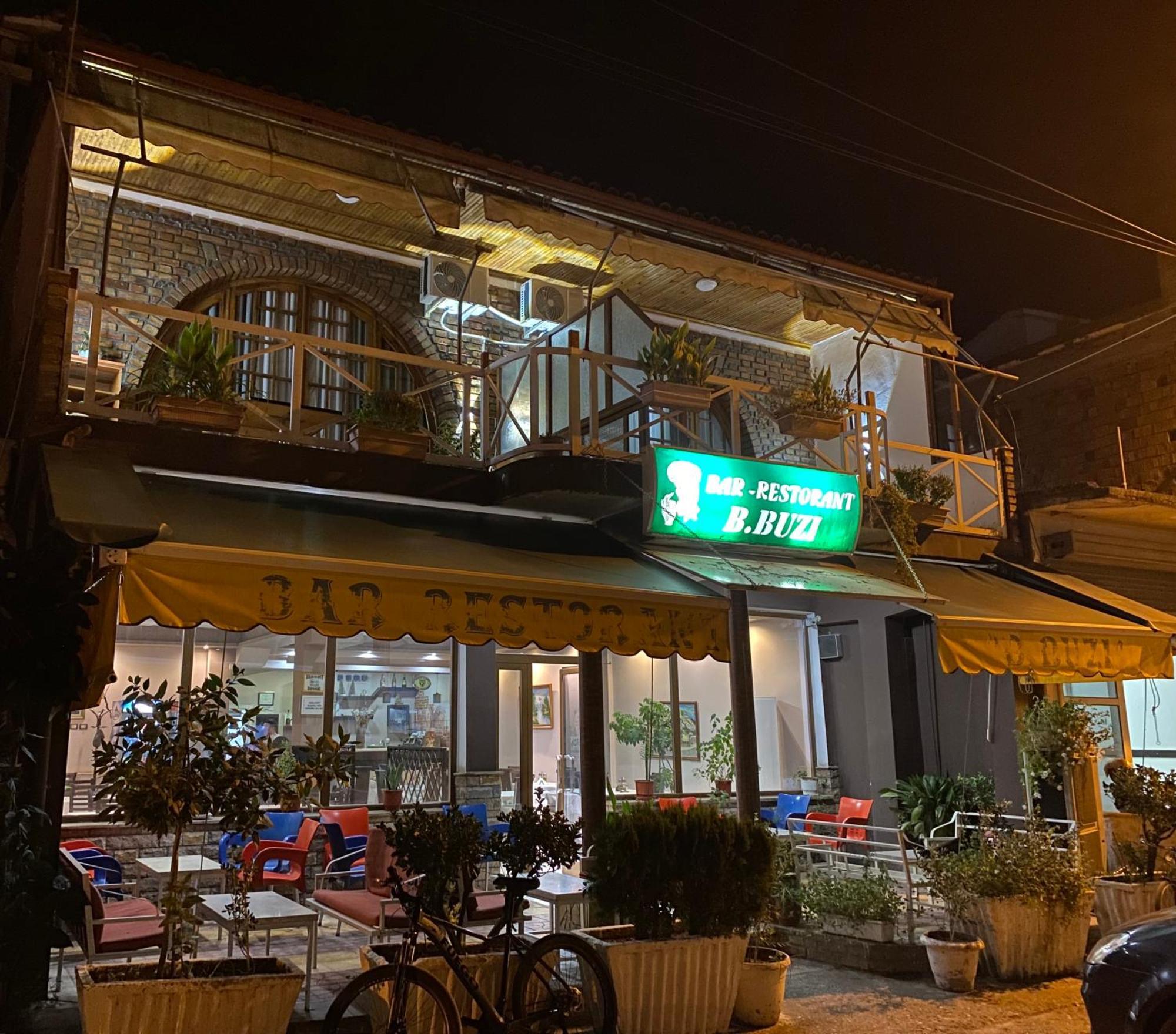Hotel Boutique Buzi Berat Exterior foto