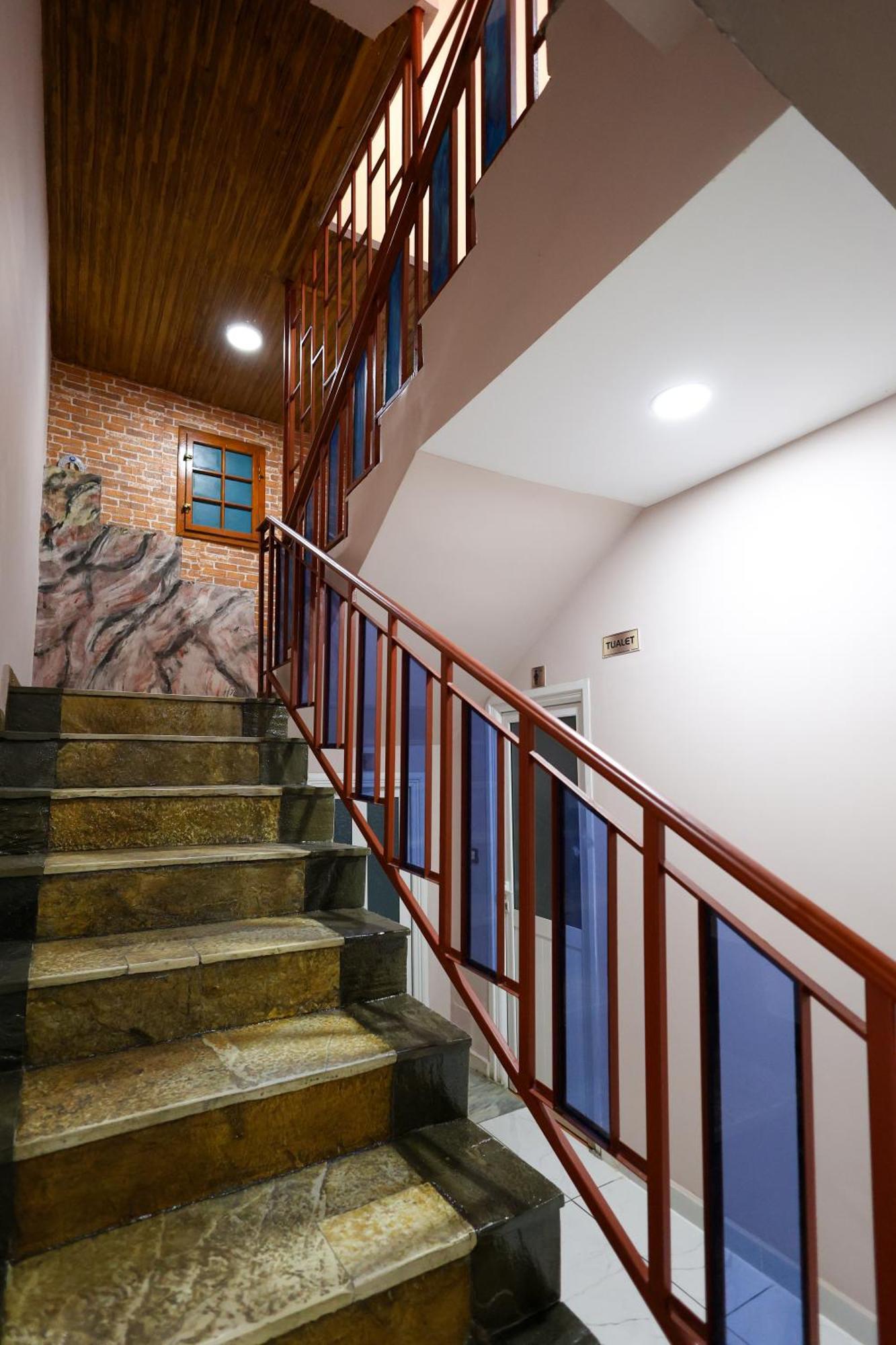 Hotel Boutique Buzi Berat Exterior foto