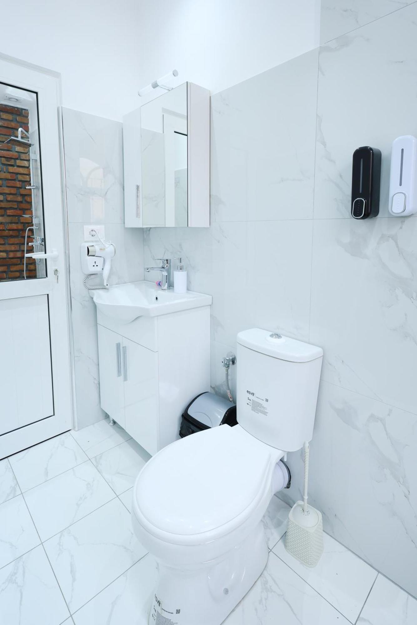 Hotel Boutique Buzi Berat Exterior foto